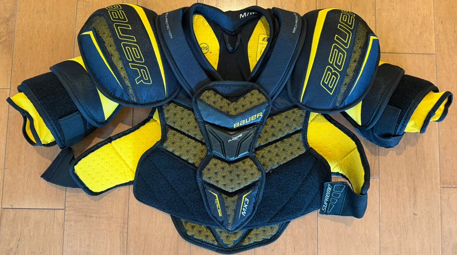 Medium Senior Bauer Supreme TotalOne MX3 Shoulder Pads (Used)