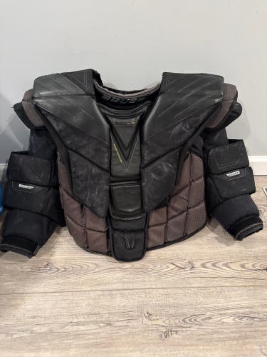 Large 2021 Bauer Hyperlite Goalie Chest Protector Pro Stock (Used)