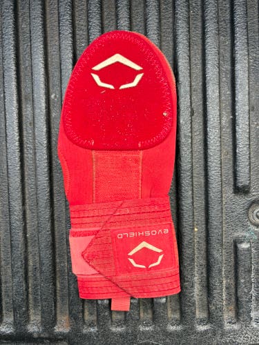 Red Junior EvoShield Sliding Mitt (Used)