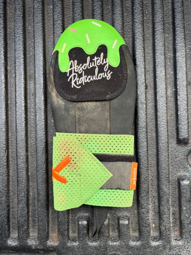 Black Junior Sliding Mitt (Used)