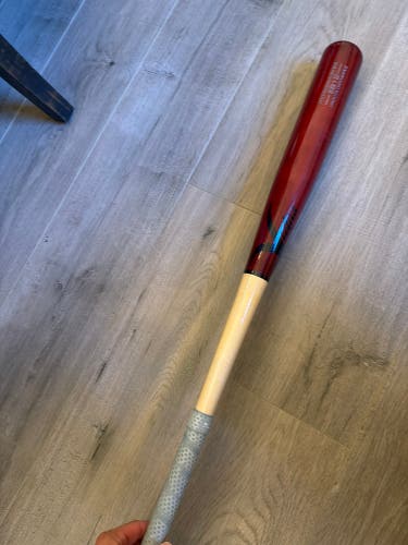 Victus EB12 Maple Bat (-3) 30.5 oz 33" (New)