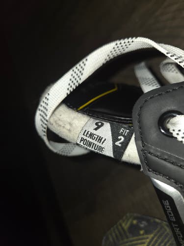 2025 Bauer Supreme M40 Hockey Skates Regular Width 9 (Used)