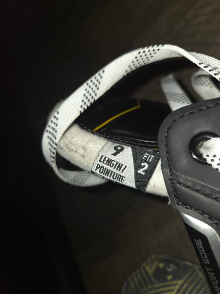 2025 Bauer Supreme M40 Hockey Skates Regular Width 9 (Used)