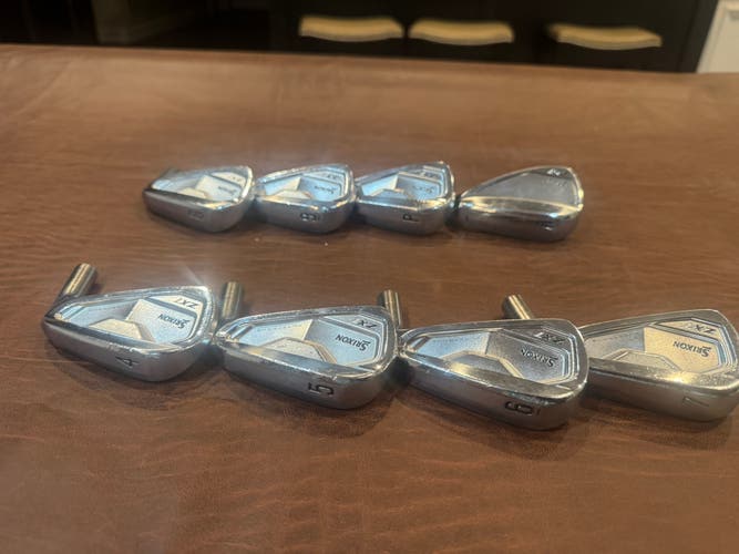 Men's Srixon ZX7 MKII Right Handed Iron Set (8 Clubs) #4 - #9, PW, GW (Used) *Head only