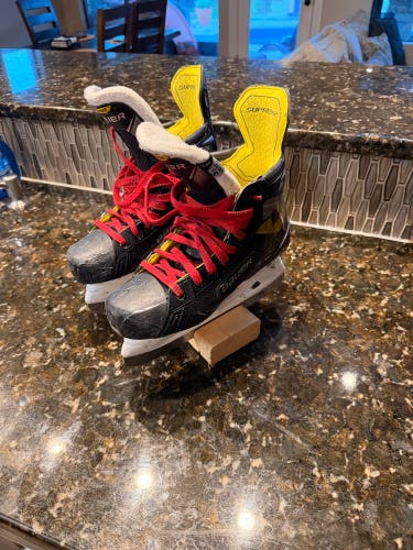 2020 Bauer Supreme 3S Hockey Skates Regular Width Size 5.5 (Used)