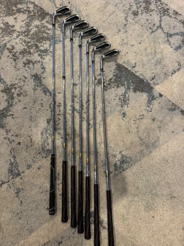 Men's Wilson Staff CI9 Left Hand Iron Set Regular Flex (Used)