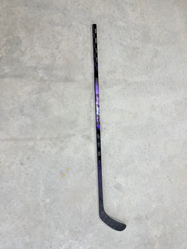 Senior CCM Trigger 10 Pro Right Hand Hockey Stick P29 85 Flex Pro Stock - Black (New)