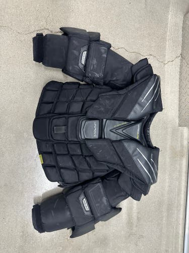 Small Bauer Vapor Hyperlite Goalie Chest Protector (Used)