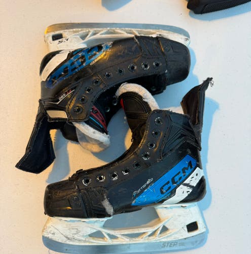 2023 CCM JetSpeed FT680 Hockey Skates Regular Width Size 4.5 (Used)