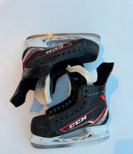 2017 CCM JetSpeed FT340 Hockey Skates Size 4 (Used)