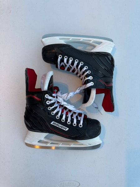 2018 Bauer NSX Hockey Skates Size 5 (Used)