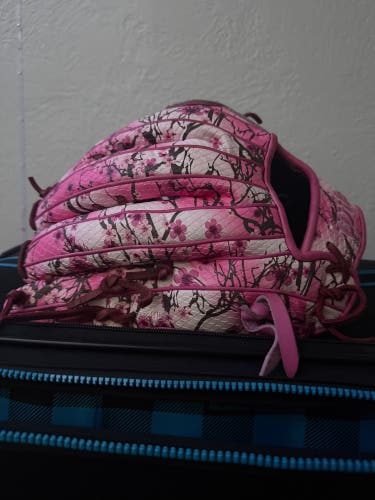 Wilson A2000 RH Outfield Baseball Glove 12.75" (New)
