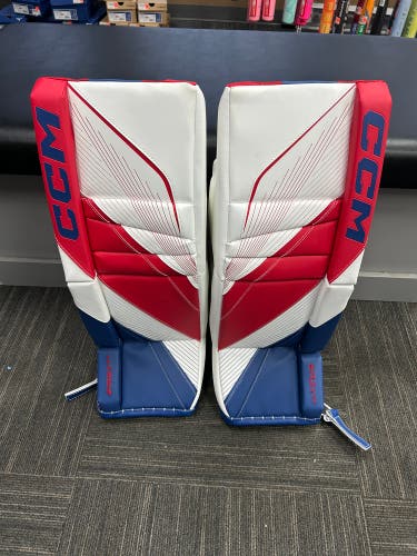 NEW CCM EFlex 6.9 30”+1 Goalie Pads