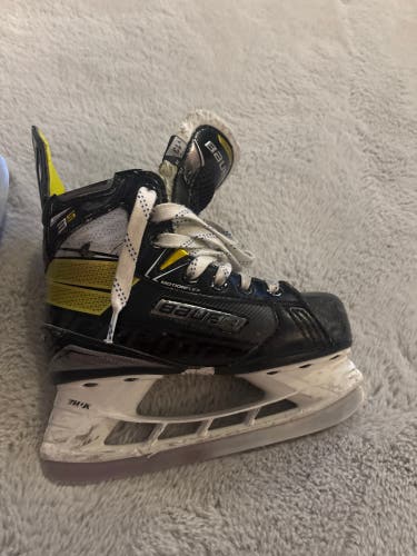 2020 Bauer Supreme 3S Hockey Skates Regular Width 13 (Used)