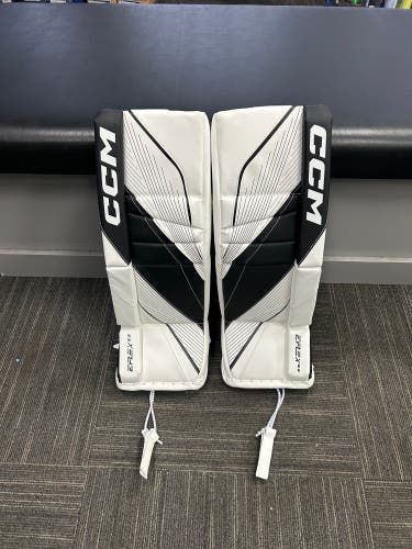 NEW CCM EFlex 6.5 26”+1 Goalie Pads