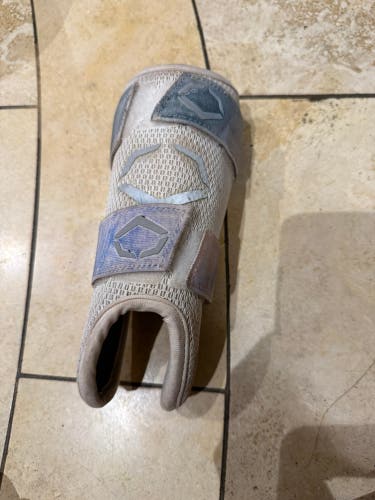 White Senior EvoShield Leg guard Shin Guards (Used)