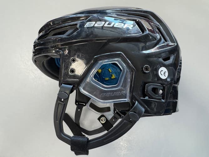 Used Bauer RE-AKT 150 MED Hockey Helmet Only Black MD 11860-S000311399