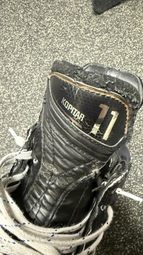 LA Kings Kopitar Bauer Hyperlite 2 Skates Wide Width Pro Stock 10 (Used)