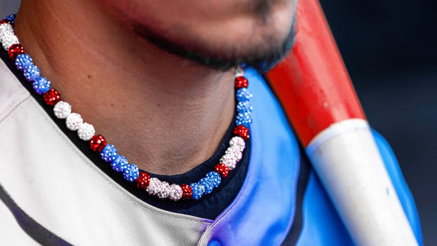 Drip & Rip™ Crystal Baller Cotton Candy Necklace