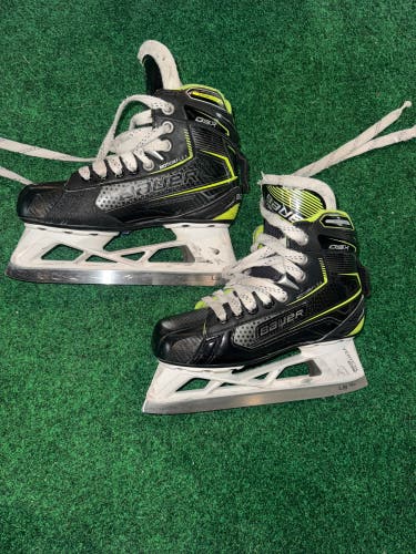 2021 Bauer GSX Hockey Goalie Skates Regular Width Size 2 (Used)