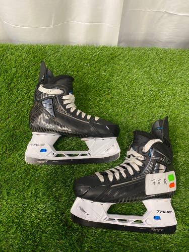 New True SVH Pro Custom Hockey Skates | Size 7.5R