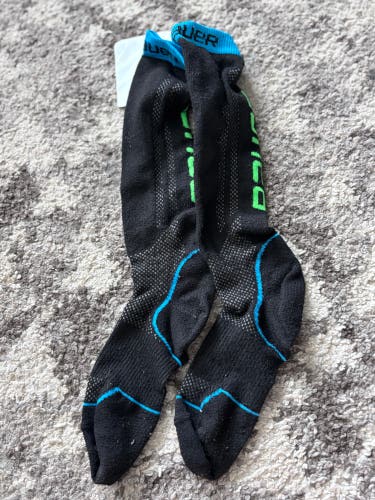 Black Unisex Small Youth Bauer Skate Socks (Used)