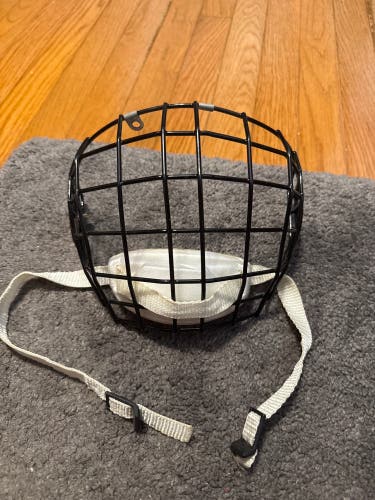 Small Bauer FM3000 Full Cage (Used)
