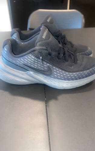 Gray Unisex Size M 10.0 (W 11.0) Nike Free Run Shoes (Used)