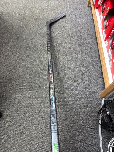 Senior CCM Ribcor Trigger 6 Pro Right Handed Hockey Stick P92M 80 Flex