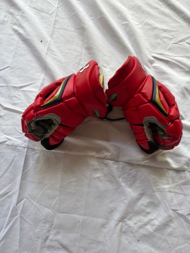 2018 Senior Lacrosse All Star Game  Under Armour Engage 2 Lacrosse Gloves (New)