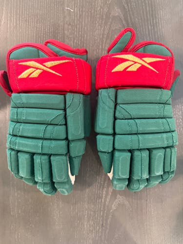 Reebok 852 14" Pro Stock Hockey Gloves Minnesota Wild 7343