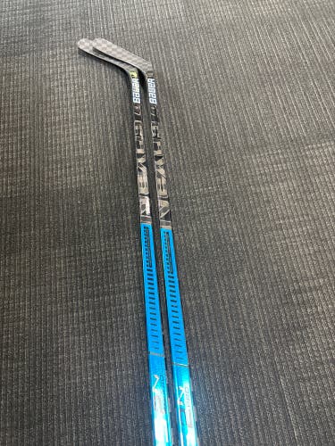 Senior Bauer Nexus 2N Pro Left Hand Hockey Stick Heel Pattern 87 Flex (2-Pack)