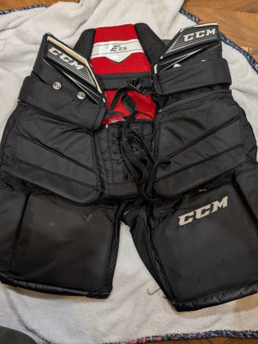 Intermediate Small E2.9 Hockey Goalie Pants (Used)