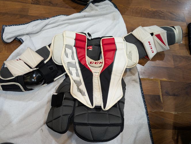 Medium CCM Extreme Flex Shield 5.9 Goalie Chest Protector (Used)
