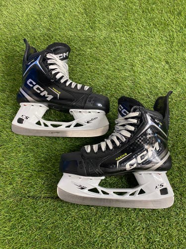 CCM Tacks XF 80 Hockey Skates | Intermediate Size 6.5 (Regular)