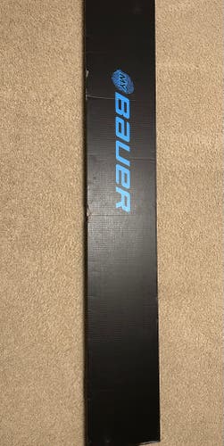 Intermediate Bauer Vapor Flylite Right Handed Hockey Stick P28 55 Flex (New)