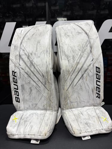 30" Bauer Vapor 3X Goalie Leg Pads (Used)