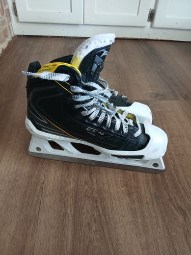 CCM Tacks 6092 Hockey Goalie Skates Regular Width 9 (Used)