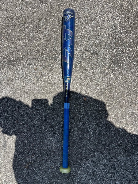 Louisville Slugger Bat 28” LXT warranty good