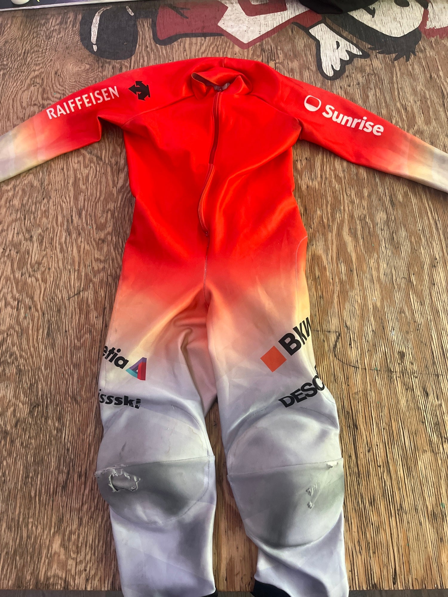 Unisex Large 2024 Descente Ski Suit (Used) FIS Legal Swiss