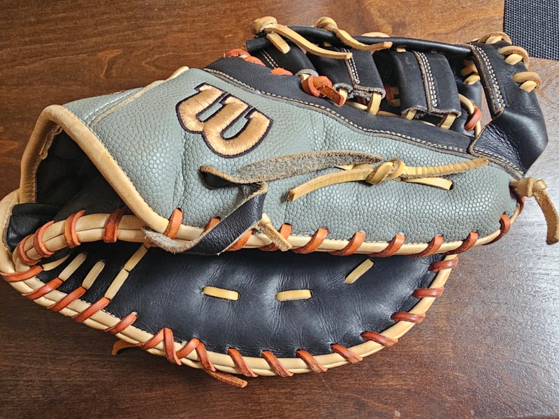 Wilson RH First Base A2000 1620 Baseball Glove 12.5" (Used)