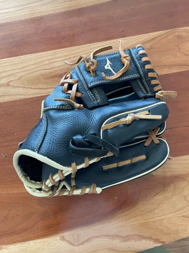 RH Mizuno Prospect Baseball Glove 11" (Used)