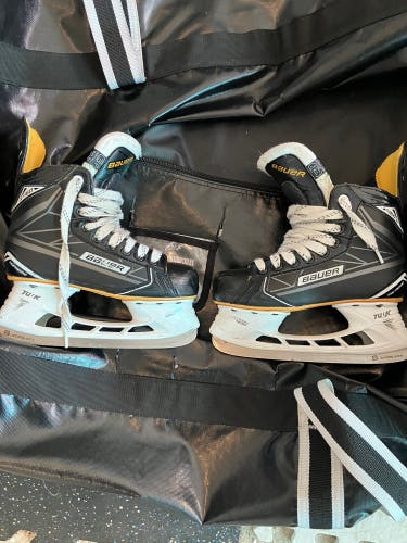 Bauer Supreme S160 Hockey Skates Junior Size 3.5 (Used)