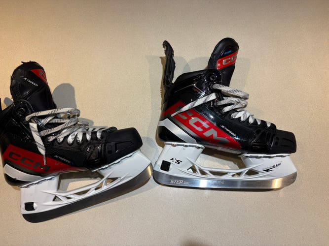 2023 CCM JetSpeed FT6 Hockey Skates Regular Width 8.5 (Used)