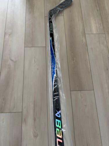 Senior Bauer Vapor Hyperlite Right Handed Hockey Stick P92M 87 Flex Pro Stock (New)
