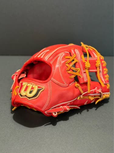 Rare Japanese Wilson Staff 69 model RH Infield Baseball Glove 11.5" (Used)