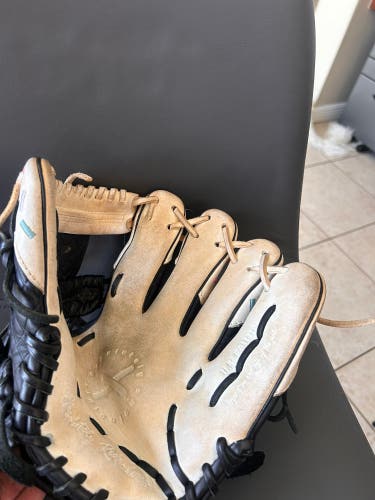 RH Baseball Glove 11.5" (Used)