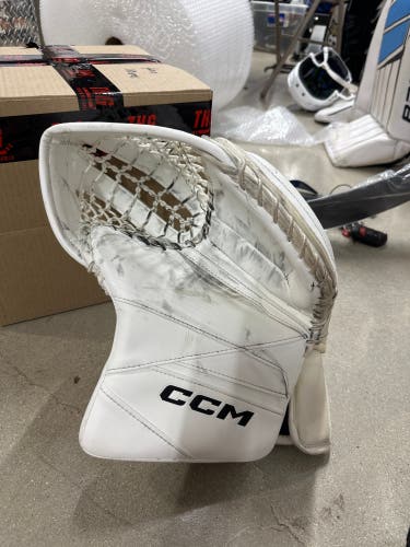 CCM Axis 2 Regular Goalie Glove (Used)