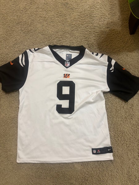 White Large Men's Nike Jersey (New)
