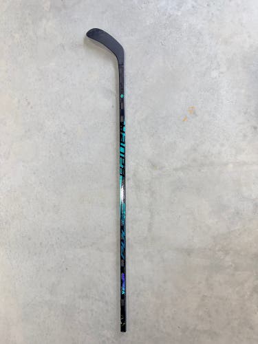 Senior Bauer Pulse Right Hand Hockey Stick P28 77 Flex Pro Stock (New)